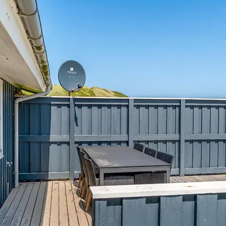 Hilka - 75m From The Sea By Interhome
